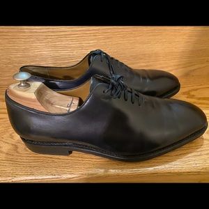 Ferragamo Black leather shoes